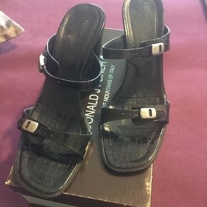 Donald J Pliner Sandal